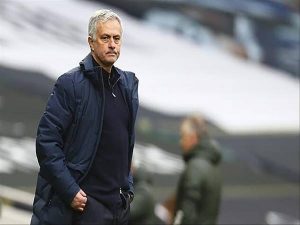 Tin bóng đá 13/4: Ghế của HLV Mourinho đang lung lay khá dữ dội