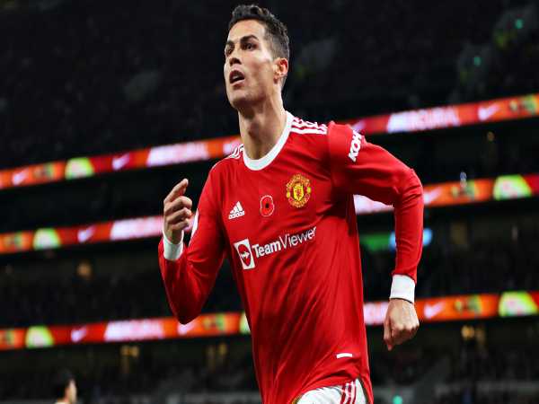 Tiền đạo người Bồ Đào Nha đại diện cho Manchester United tại Premier League và đội tuyển quốc gia Bồ Đào Nha