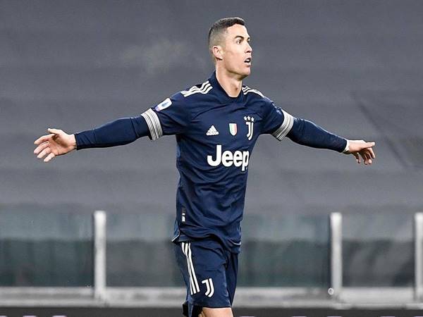 Chuyển nhượng bóng đá 12/7: Ronaldo đàm phán với PSG