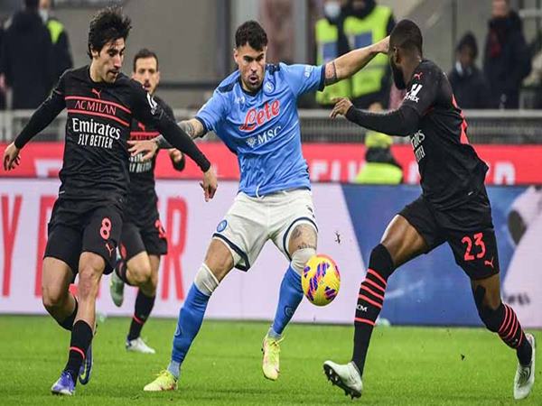 Napoli đối đầu AC Milan