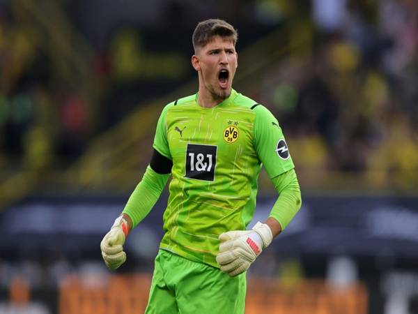 Chelsea và Newcastle cạnh tranh nhau