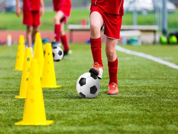 Cách rê bóng hiệu quả xé toạc hàng phòng ngự như siêu sao