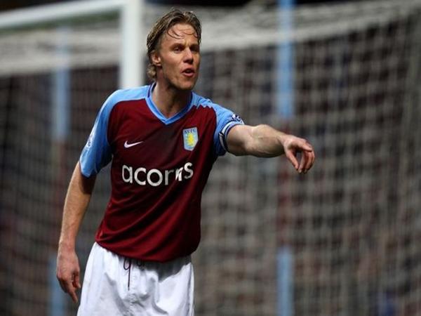 Aston Villa cầu thủ ảnh hưởng như thế nào?