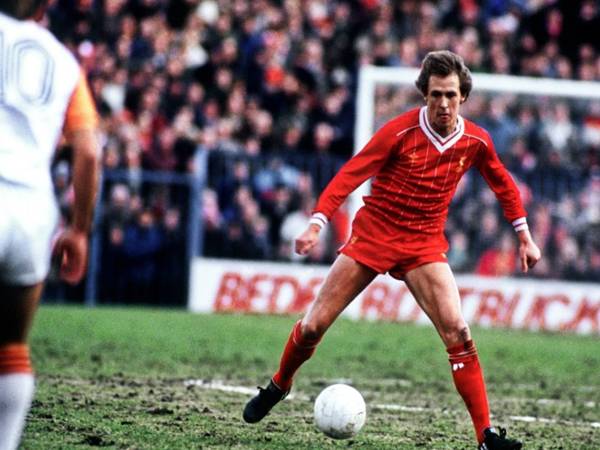 Hậu vệ Liverpool